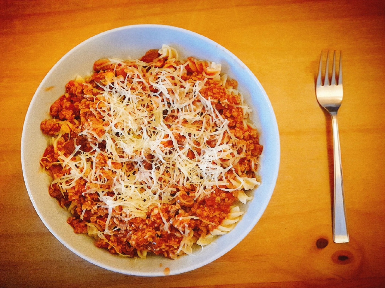 Protein pasta with turkey mince,mushrooms garlic,onion,tomatoes,mozzarella cheese and sauce with herbs.