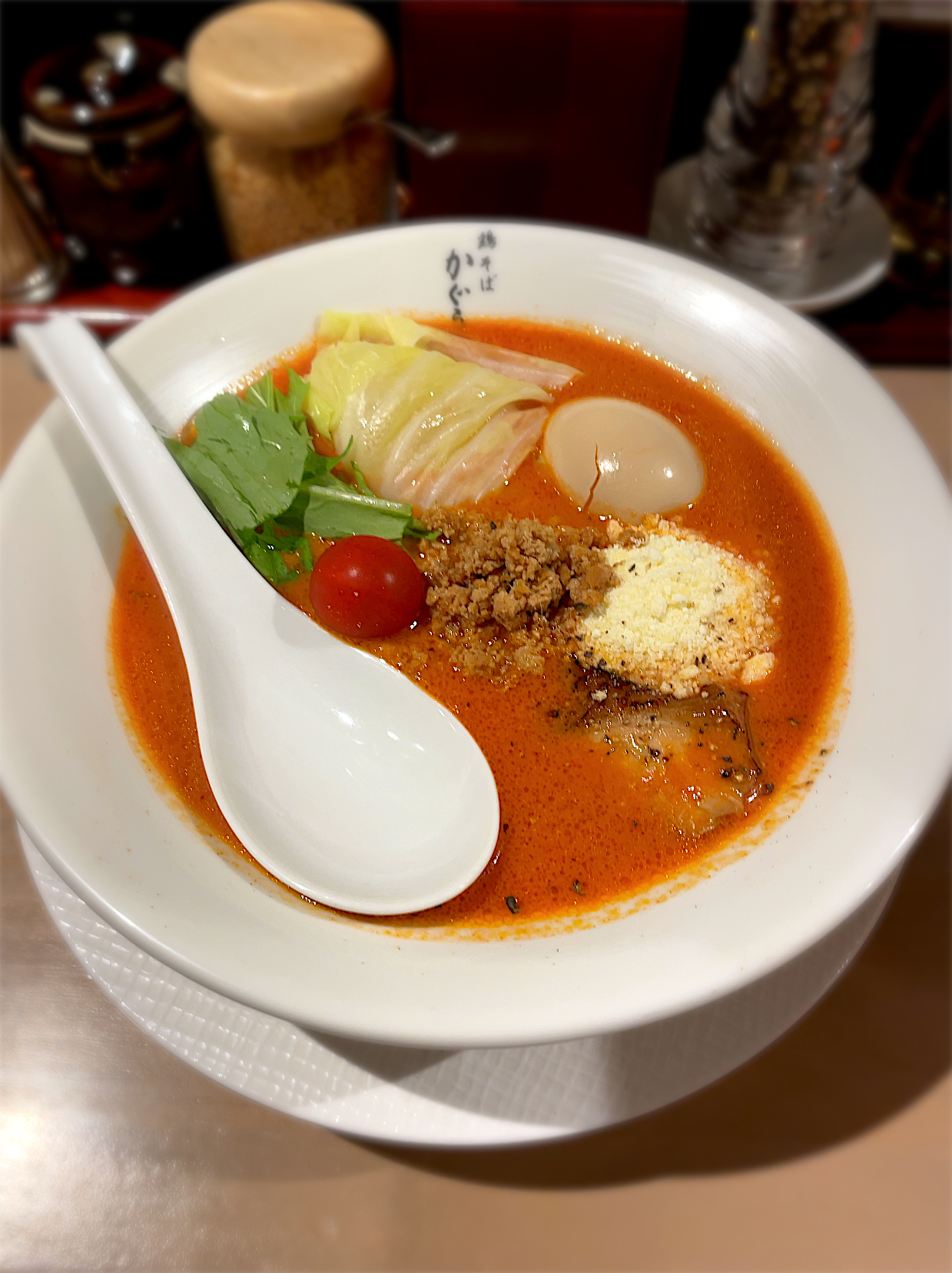 完熟トマトの塩鶏そば＋味玉@鶏そば かぐら屋 新宿西口店