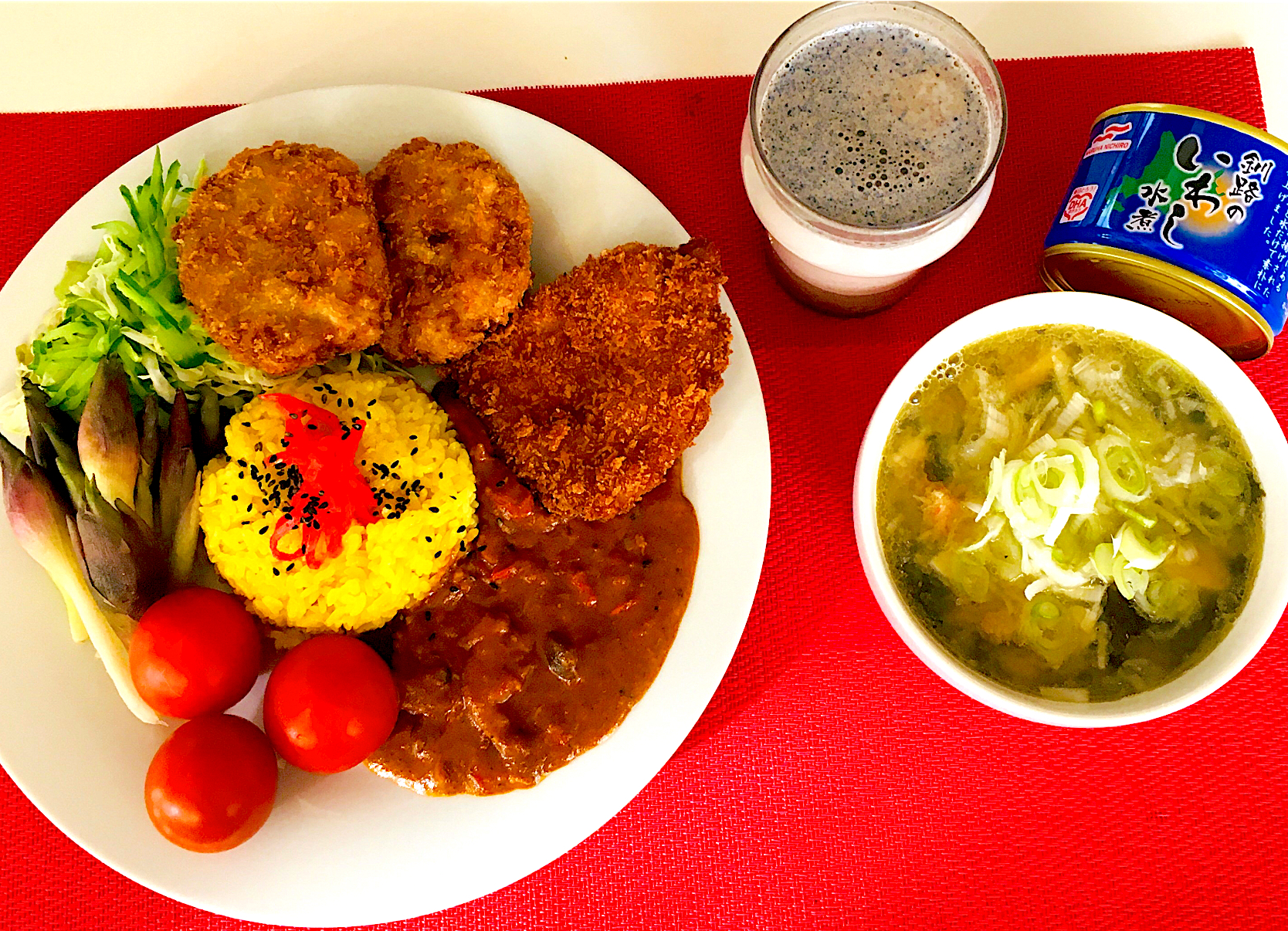 ポテトコロッケとトンカツミョウガサラダターメリックライススパイスチキンカレー黒すりごま きな粉ミルクいわし水煮缶入り味噌汁 今朝の胃袋泥棒笑笑です Hami69 Snapdish スナップディッシュ Id Iwgaua